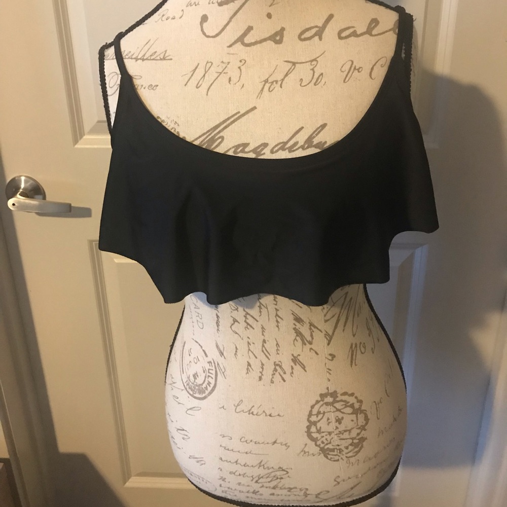 4/$25 Black Old Navy Swimsuit Top
